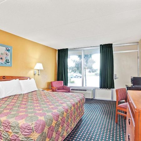 Days Inn By Wyndham Clarksville Tn Экстерьер фото