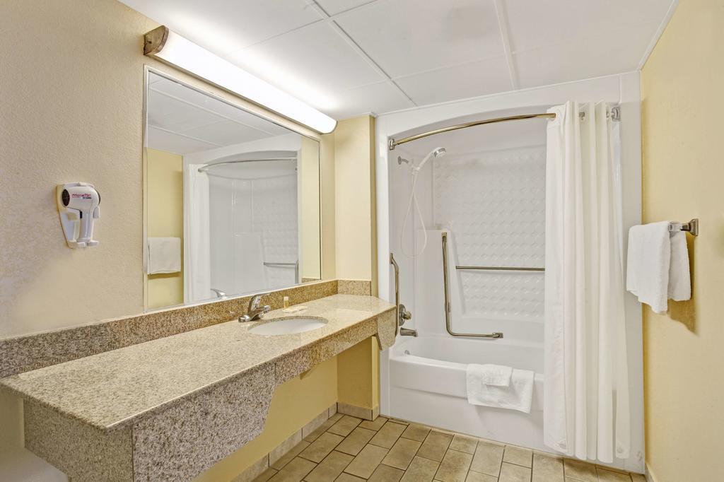 Days Inn By Wyndham Clarksville Tn Экстерьер фото